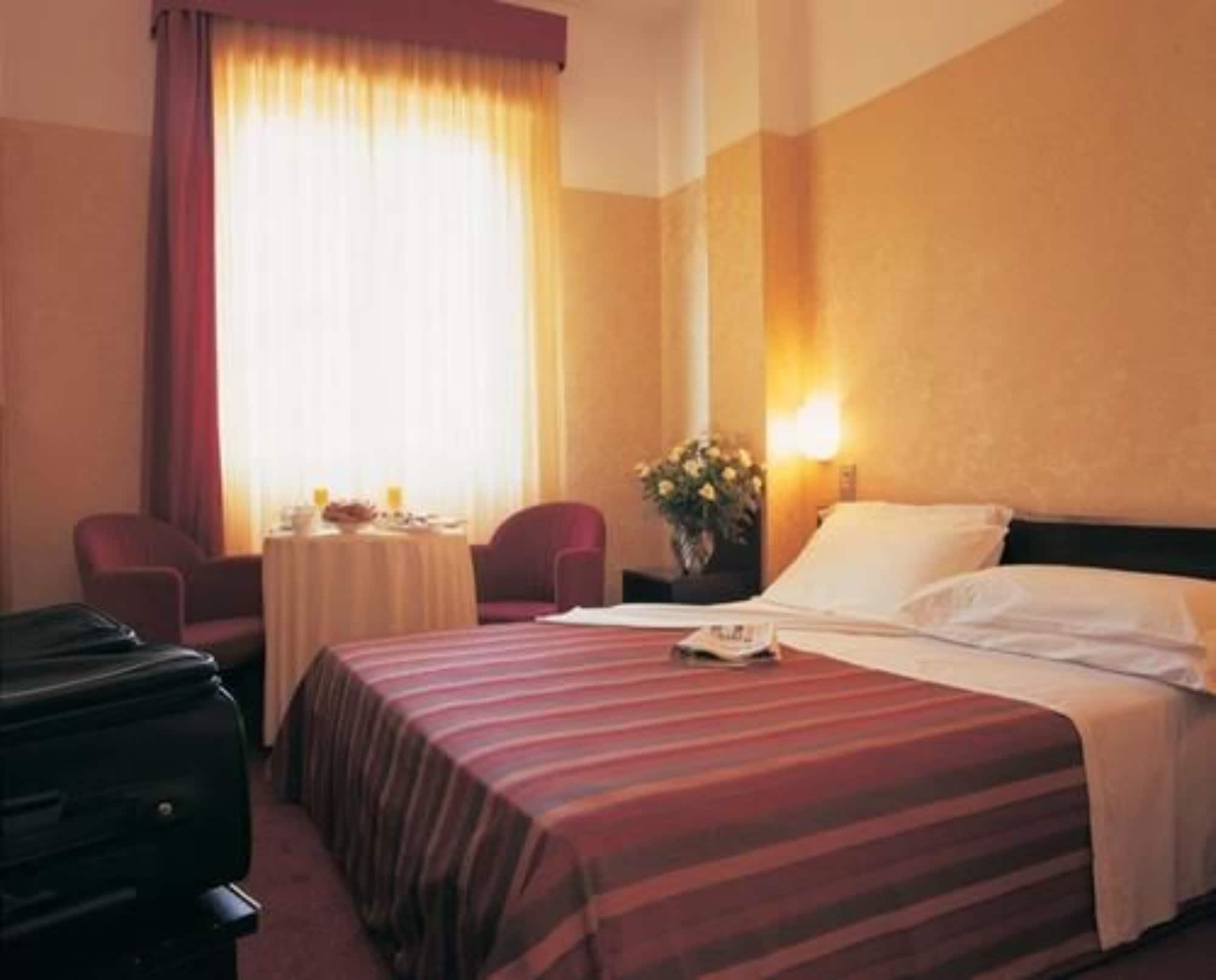 Mokinba Hotels Sant'Ambroeus Milan Extérieur photo