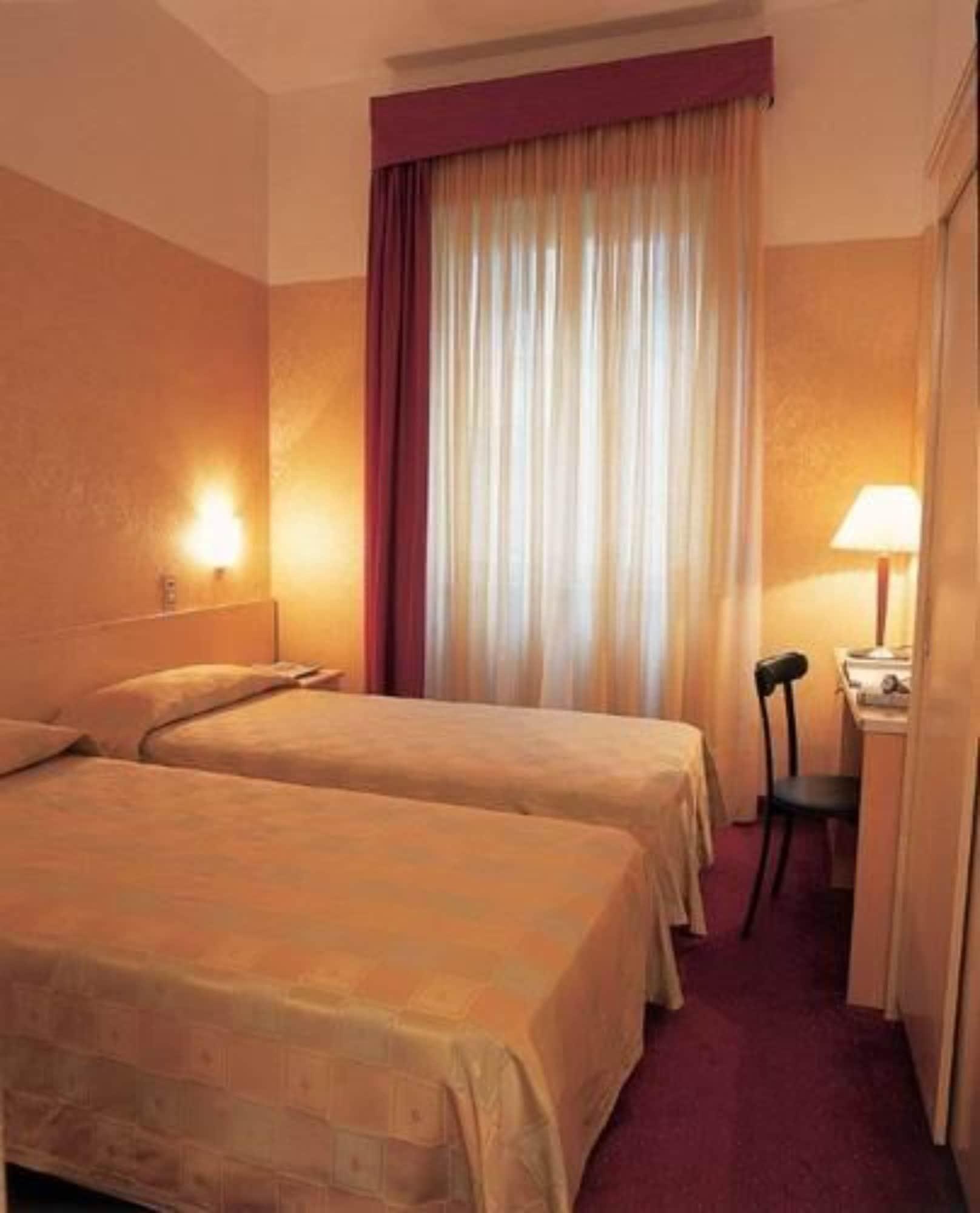Mokinba Hotels Sant'Ambroeus Milan Extérieur photo