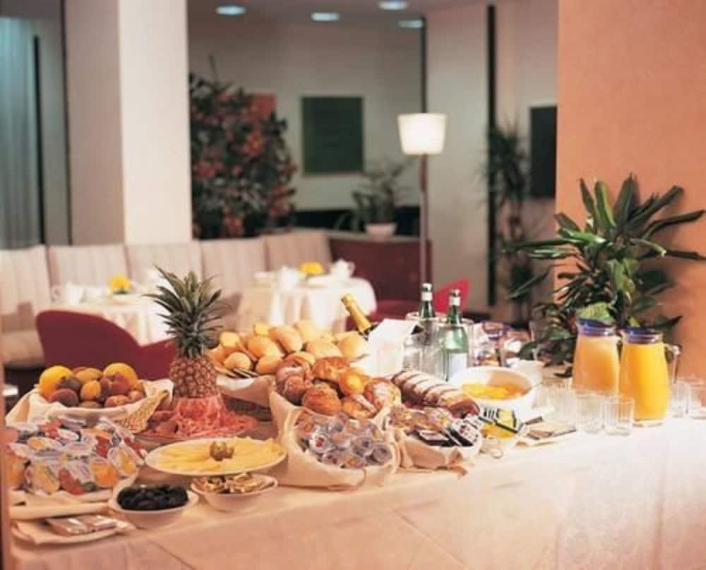 Mokinba Hotels Sant'Ambroeus Milan Extérieur photo