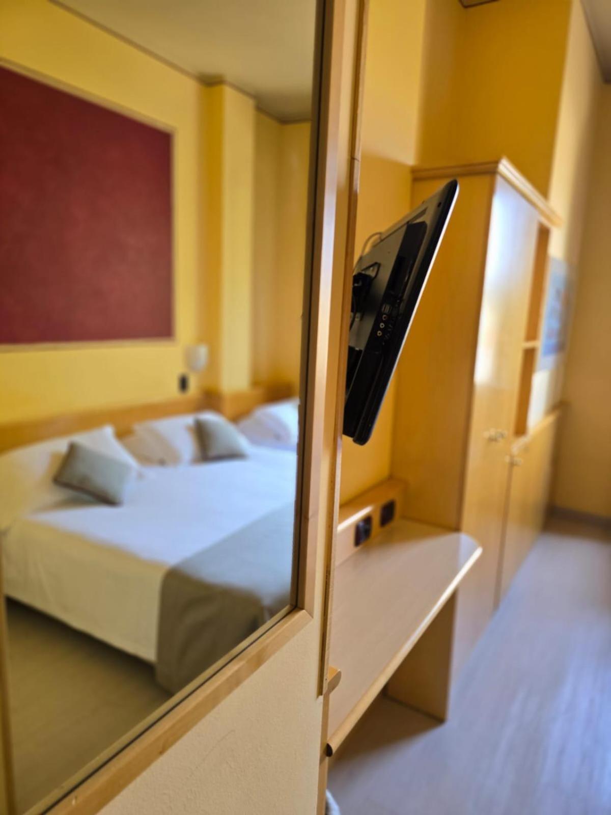 Mokinba Hotels Sant'Ambroeus Milan Extérieur photo