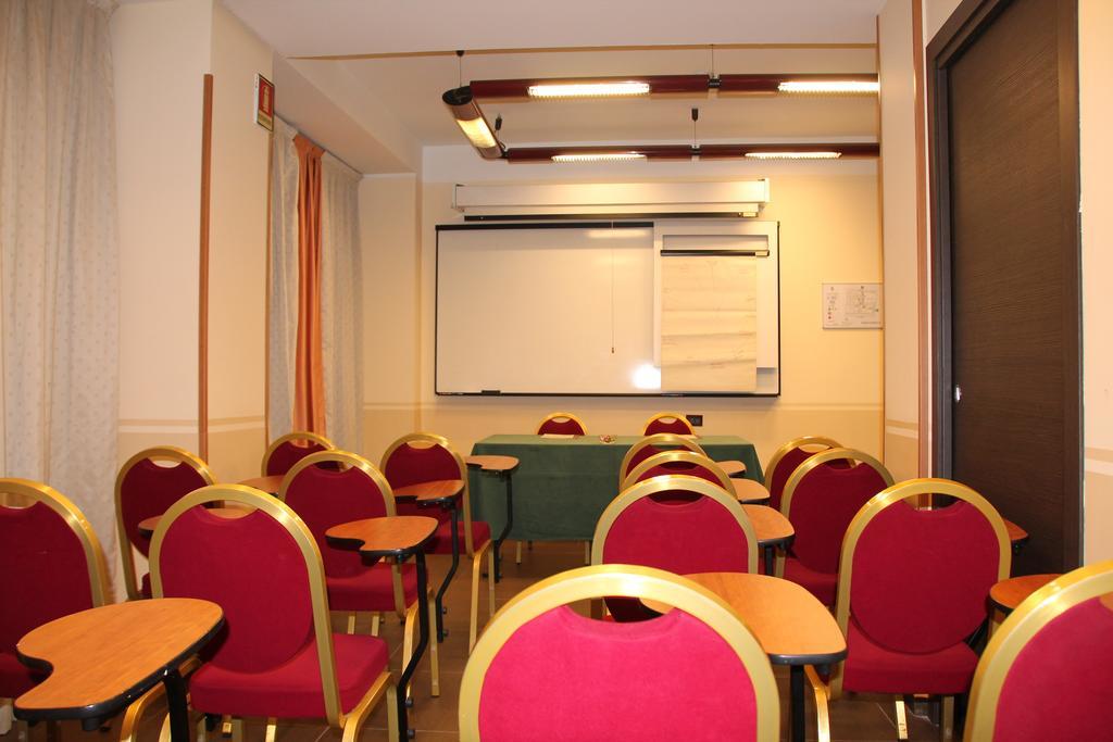Mokinba Hotels Sant'Ambroeus Milan Extérieur photo